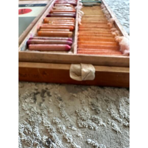 Vintage French Lefranc Artist Soft Pastels and Original Wood Box - Picture 8 of 11